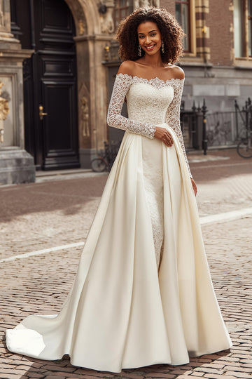 Robe de mariée trapèze ivoire à épaules dénudées en dentelle appliquée